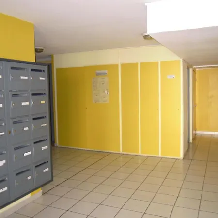Nimes Studio Parking Dhuoda Buitenkant foto